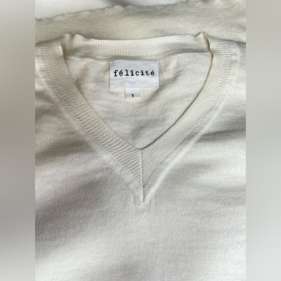 FELICITE Cream V-Neck lightweight Sweater size 1/XS-S - Picture 11 of 11